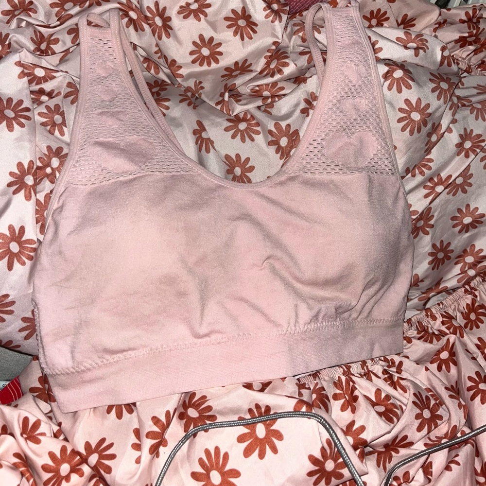 Women’s Seamless Pink sports bra